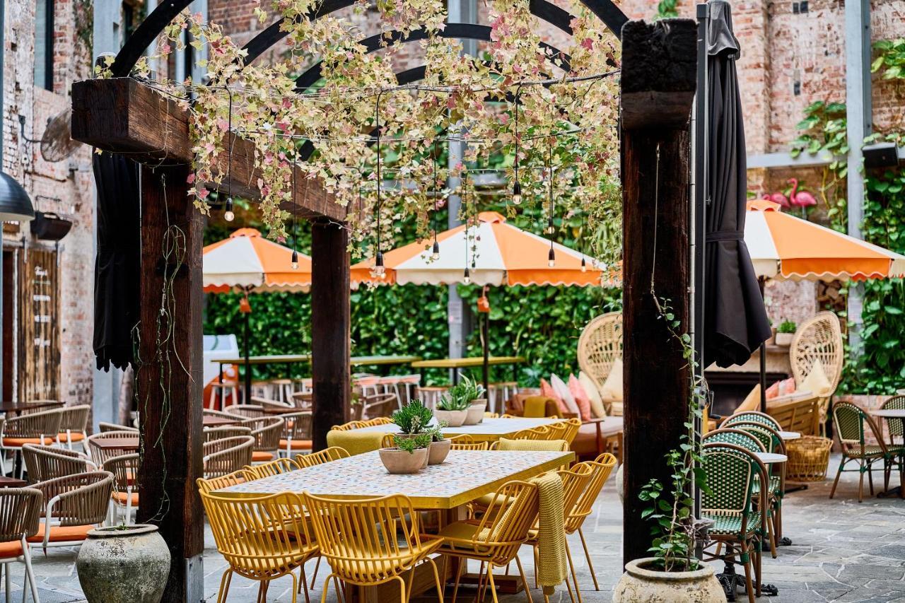 The Lucky Hotel Ньюкасл Экстерьер фото