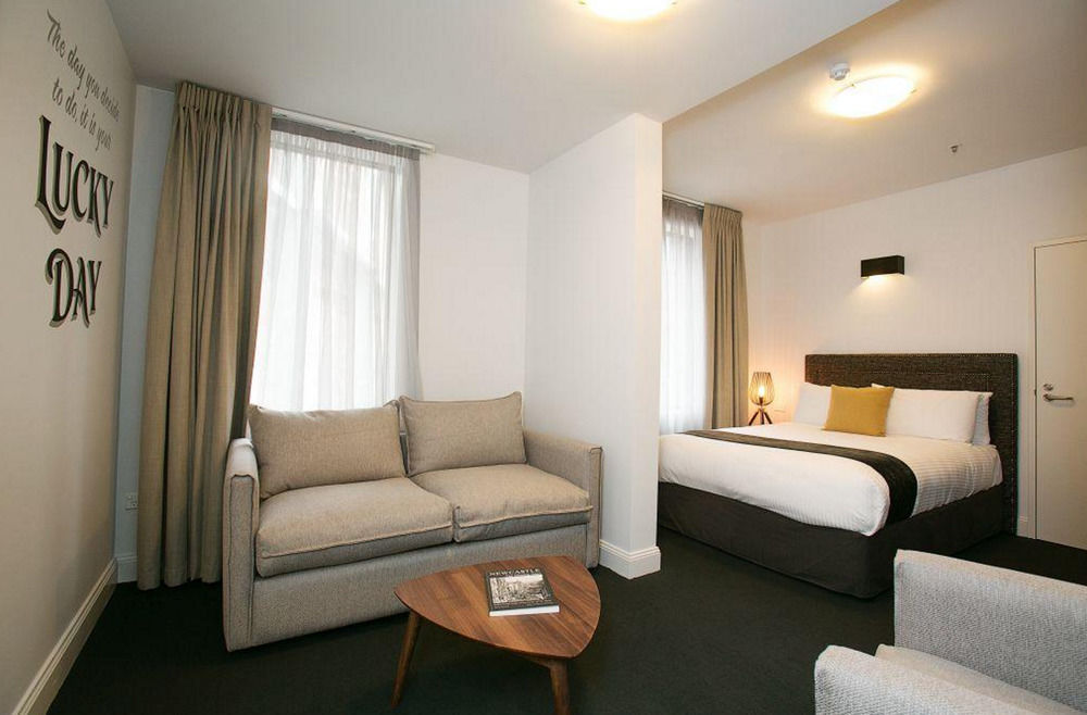 The Lucky Hotel Ньюкасл Экстерьер фото